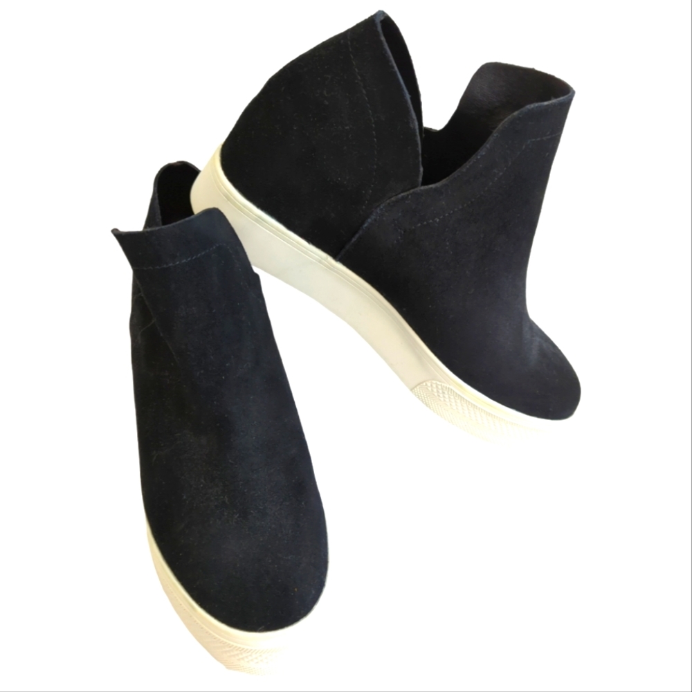 Steve Madden Wrangle suede slip-on sneakers shoes, hidden wedge, size 6